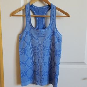 Lululemon swiftly tech racerback, size 4